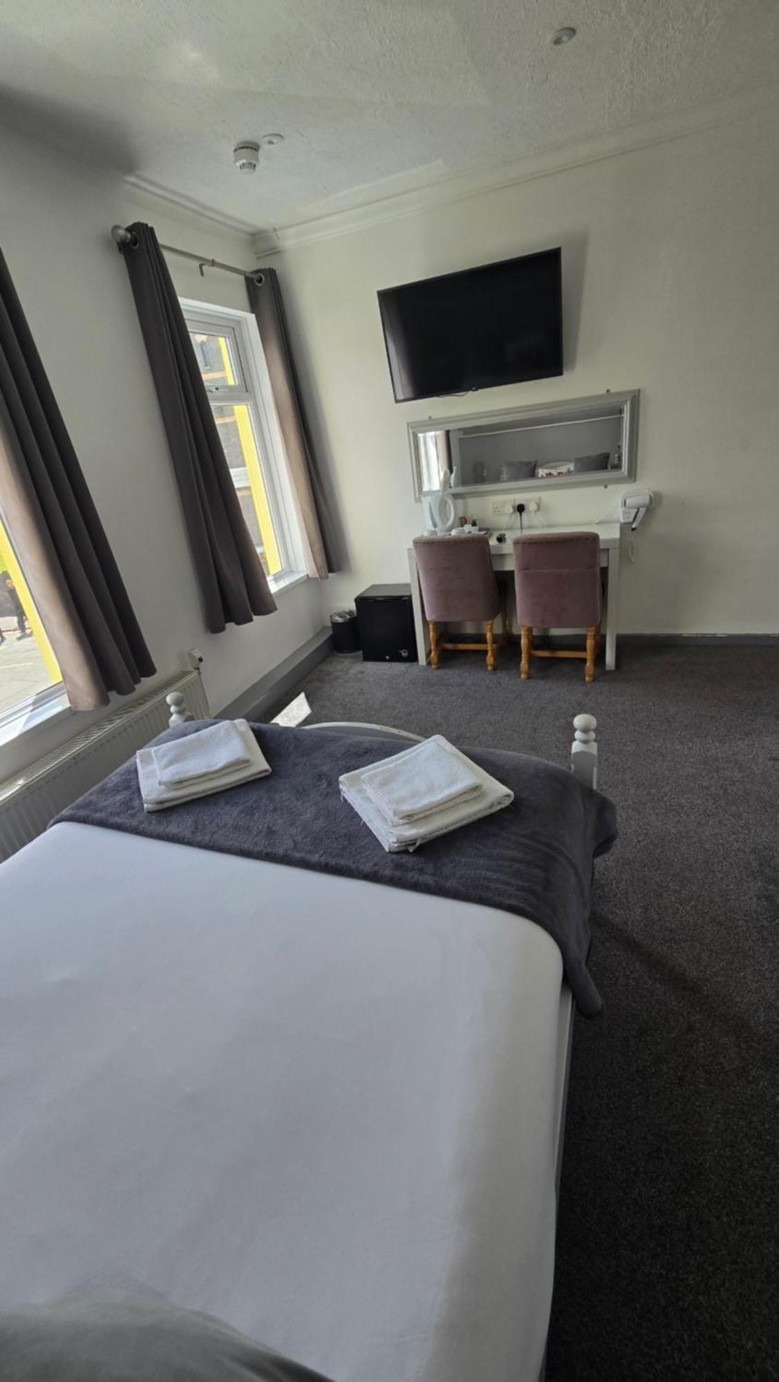 Y Gwynedd Inn لانبرس المظهر الخارجي الصورة
